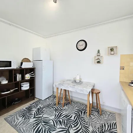 Maison Familiale Avec Jardin A - Fr-1-616-549 *